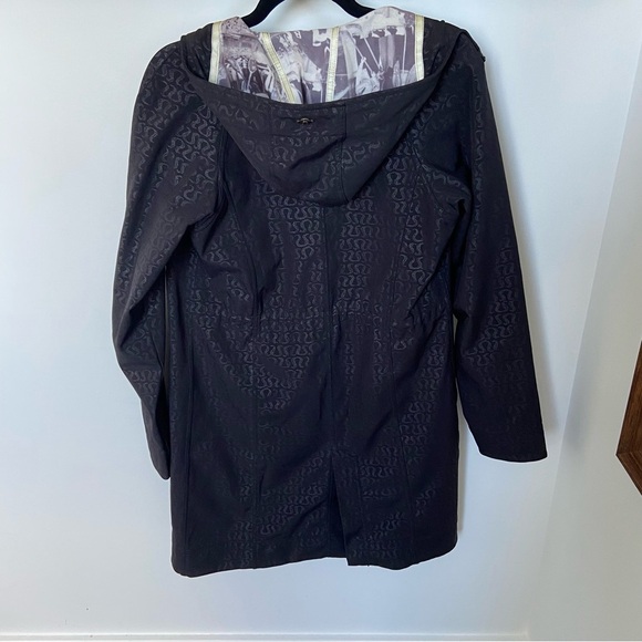 Lululemon Apres Yoga Black All Over Logo Jacket Rain Coat - Picture 6 of 16